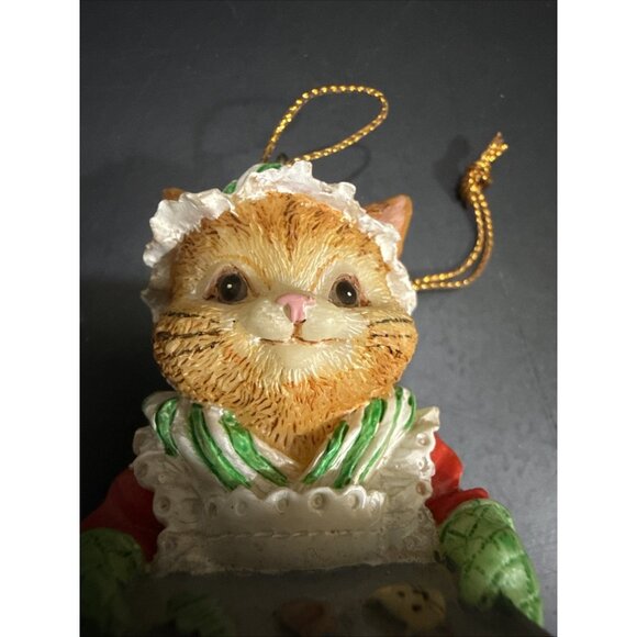 Vintage AGC Inc "Grandma is Love 1995" Cat With Tray of Cookies Ornament 3.25" - Picture 15 of 16